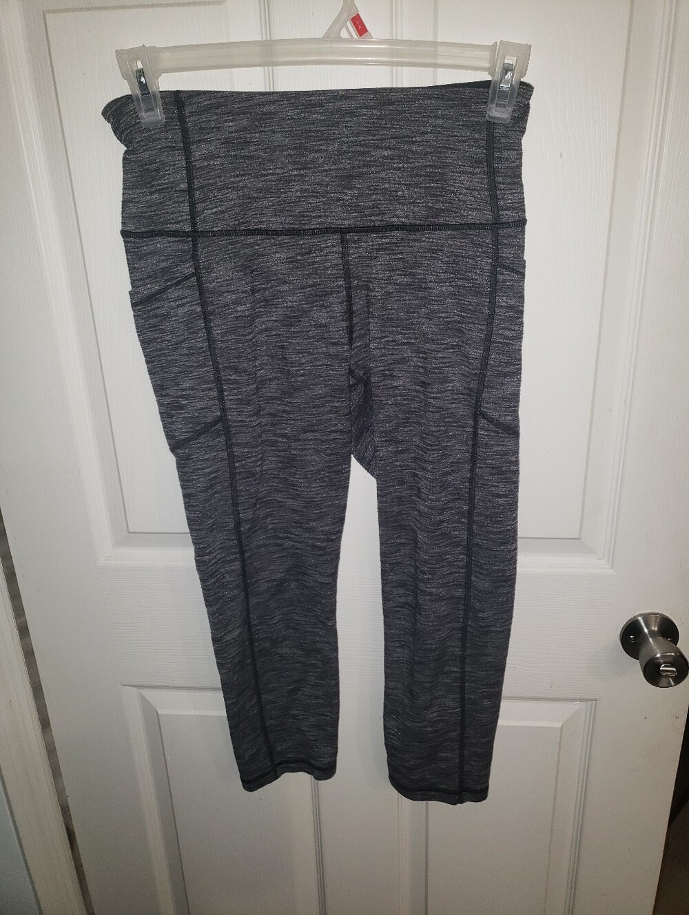 Victoria's Secret Sport Charcoal Gray Capri Leggings - Picture 1 of 3